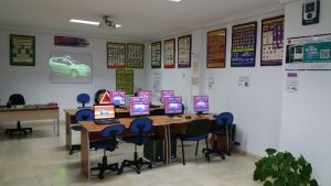 Autoescuela Clases prácticas y Teóricas